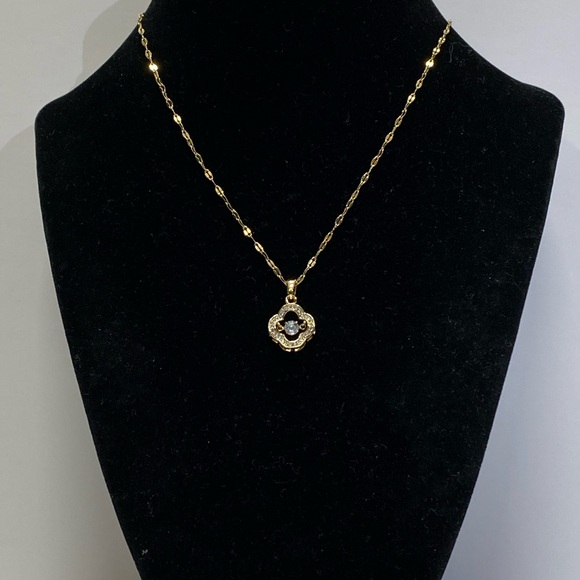 Jewelry - ELEGANT SAROJ TRENDING STATEMENT NECKLACE